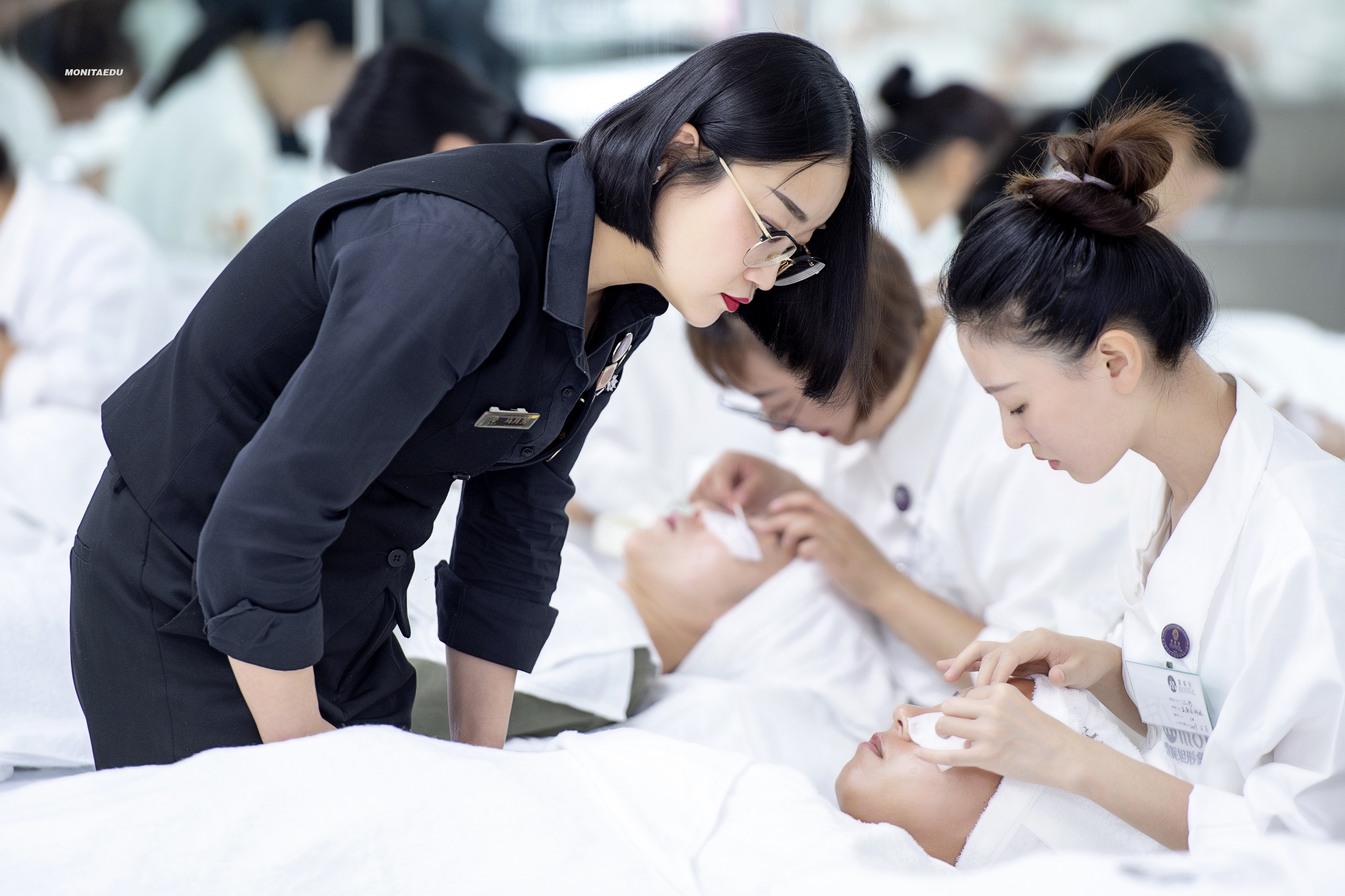 美容短期班师生实操照片 (1).jpg